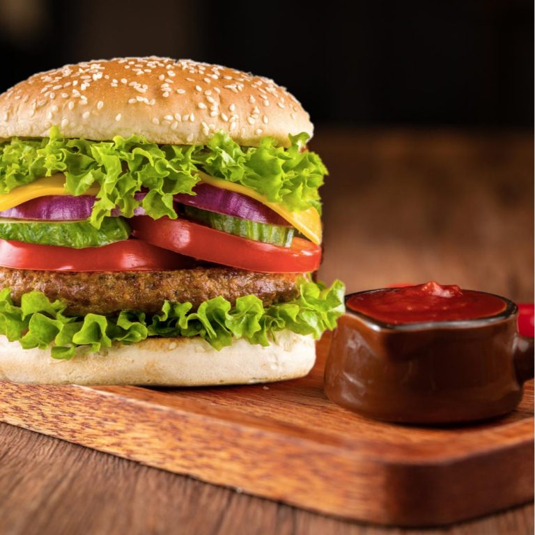 Image d'unBurger maison gourmet, une version raffinée du classique burger.