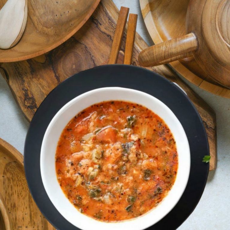 Image d'une assiette de Soupe pain haïtienne réinventée, une version créative et savoureuse d'un classique culinaire