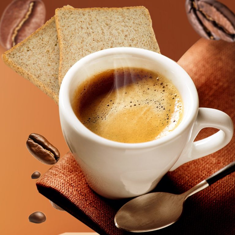 Image d'une Tasse de café au lait haïtien chaud